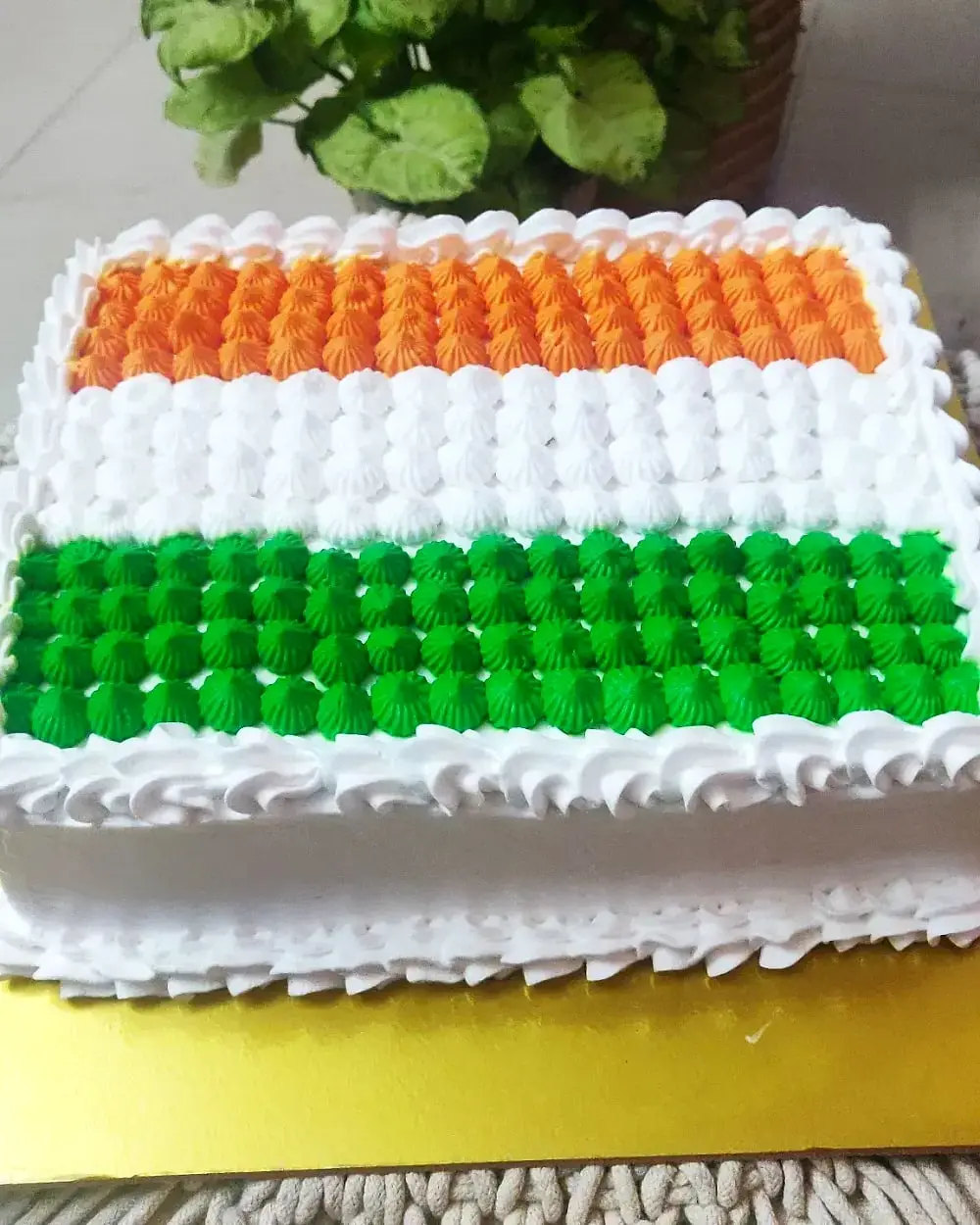 Tricolour · Pineapple